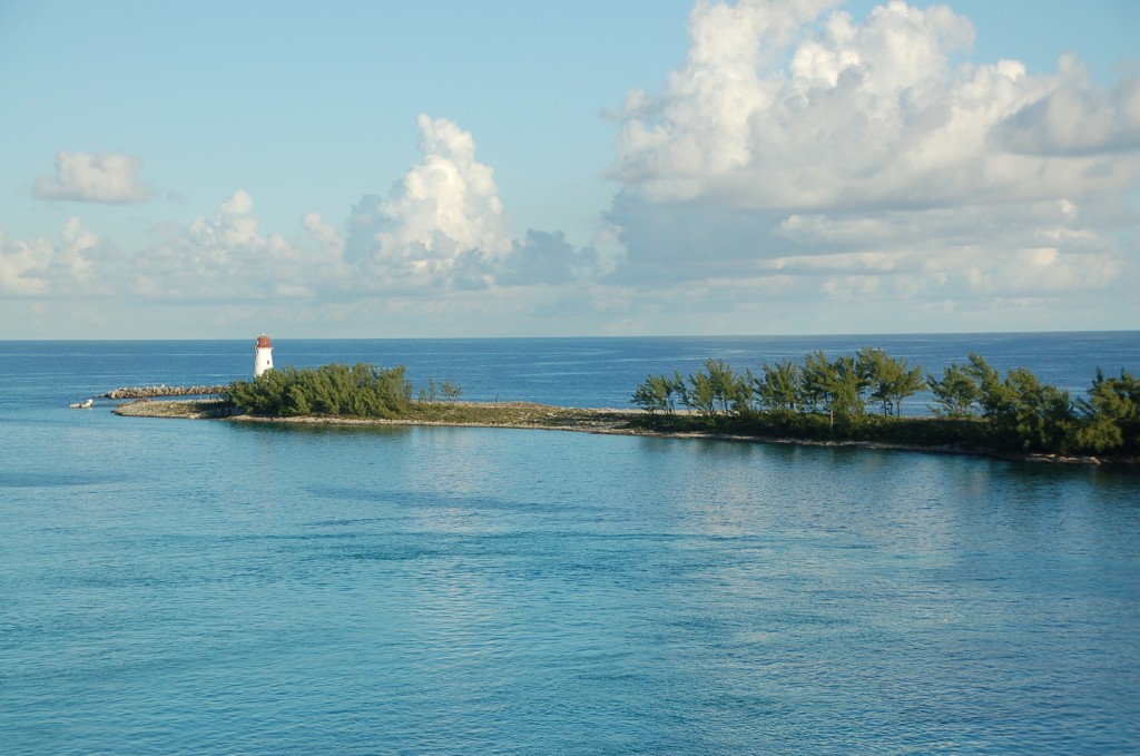 Bahama Lighthouse - from ascrumptiouslife.com
